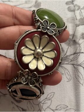 RARE Vintage LUCKY BRAND  Bracelet Peace Flowers Silver Tone